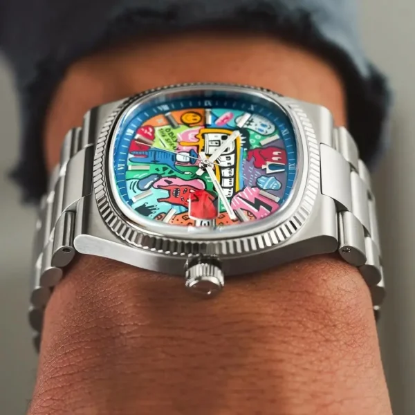 Luminous Male Wristwatch - Image 4