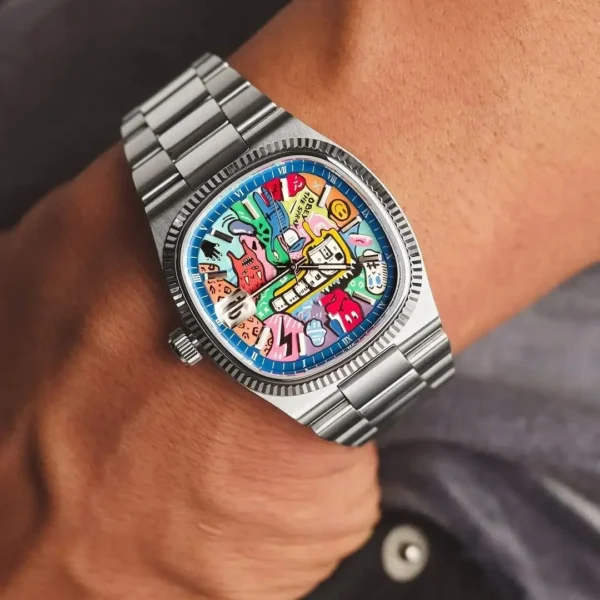 Luminous Male Wristwatch - Image 3